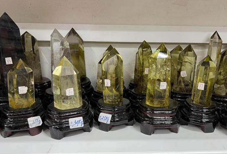 cong dung trong tinh than cua tru da thach anh vang