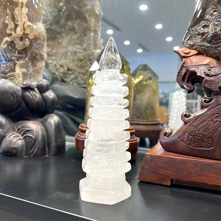 thap van xuong thach anh trang voi luan xa