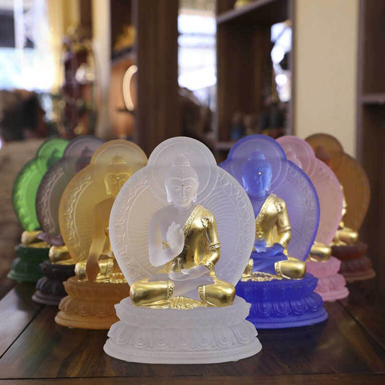 tuong phat duoc su de xe o to